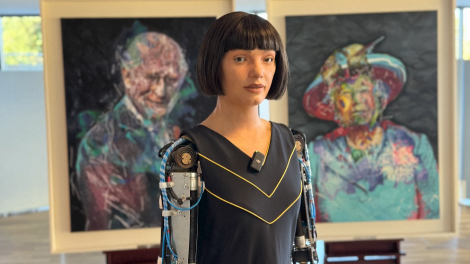 Robot nghệ sĩ AI ‘Ai-Da’ ra mắt chân dung Vua Charles III 