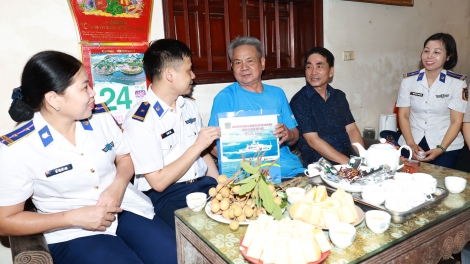 Phụ nữ, thanh niên Cảnh sát biển tri ân người có công nhân ngày Thương binh - Liệt sĩ