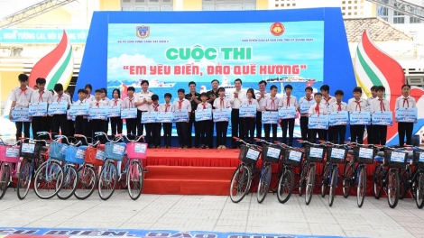 Chỉnh lý, nâng cao chất lượng bộ câu hỏi Cuộc thi "Em yêu biển, đảo quê hương"