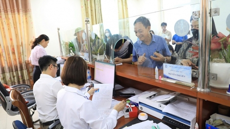Thời sự 21h30 25/7/2025: Tiếp tục bố trí đủ số lượng biên chế cấp xã đáp ứng yêu cầu nhiệm vụ