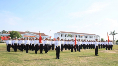 Thủ trưởng Bộ Tư lệnh Vùng 2 Hải quân thăm, động viên lực lượng tham gia diễu binh 