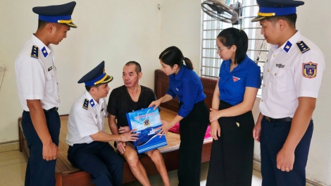 Hải đội 102 tổ chức gặp mặt tri ân cán bộ, chiến sĩ là thân nhân người có công
