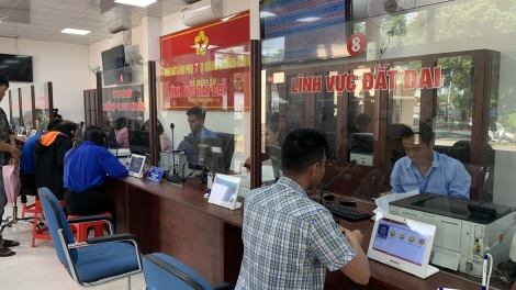Lâm Đồng: Hàng loạt hồ sơ đất đai ách tắc vì thiếu con dấu sau sáp nhập