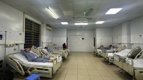Sự cố lật tàu tại Quảng Ninh: 10 nạn nhân còn sống sức khỏe ổn định 