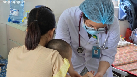 Nhiều ca bệnh tay chân miệng biến chứng nặng