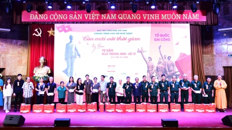Chương trình giao lưu nghệ thuật “Còn mãi với thời gian”