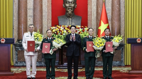 Chủ tịch nước Lương Cường trao quyết định thăng quân hàm, cấp bậc hàm Thượng tướng 