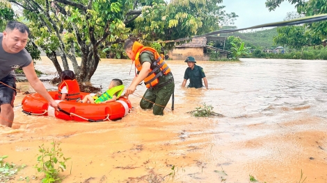 Lạng Sơn: Khẩn trương hỗ trợ, ứng cứu người dân bị cô lập do mưa lũ