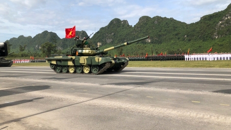 Tên lửa, xe chiến đấu “Made in VietNam” phô diễn sức mạnh tại buổi hợp luyện A80