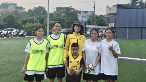 Các nữ cầu thủ Việt nam lần đầu tham dự giải Homeless World Cup 2025 tại Na Uy