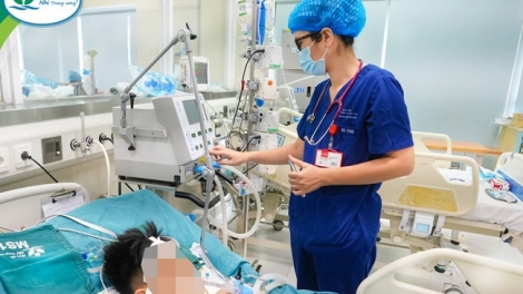 Cấp cứu đúng cách cho trẻ bị đuổi nước