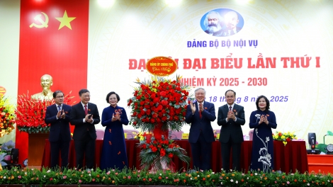 Phó Thủ tướng Nguyễn Hòa Bình dự Đại hội đại biểu Đảng bộ Bộ Nội vụ lần thứ I, nhiệm kỳ 2025 – 2030