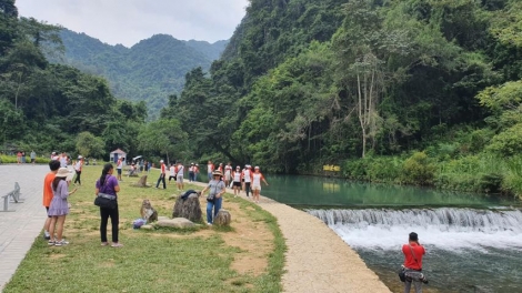 Theo dòng thời sự sáng 4/8/2025