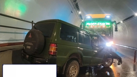 Tai nạn nghiêm trọng trong hầm Đèo Ngang, 2 người tử vong