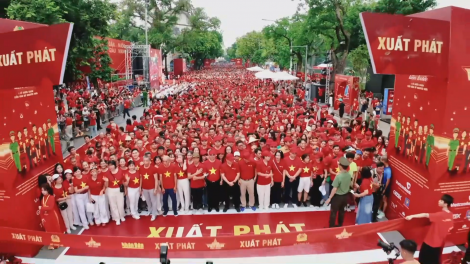 Cùng Việt Nam tiến bước