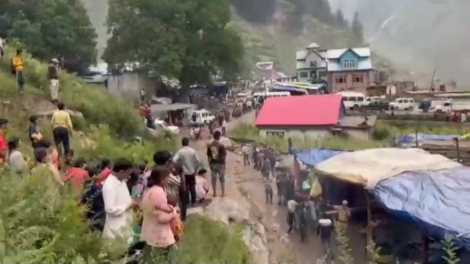 Mưa lớn bất ngờ ở Kashmir khiến 46 người chết, hơn 200 người mất tích