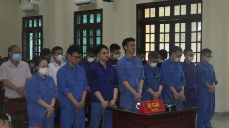 Xét xử 14 cựu cán bộ Hải quan Hải Phòng liên quan vụ buôn lậu