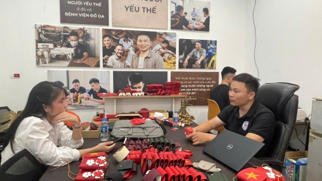 Nguyễn Văn Phúc & Hành trình của chàng CEO vượt khó  từ cậu bé đánh giày năm xưa