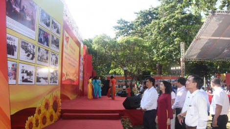TPHCM: Triển lãm ảnh kỷ niệm 80 năm ngày Cách mạng tháng Tám thành công