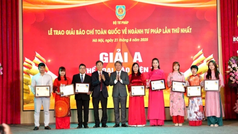 Bộ Tư pháp tổ chức Lễ trao giải báo chí toàn quốc về ngành tư pháp lần thứ nhất