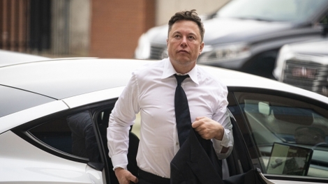 Hé lộ “món quà khủng” mà Tesla không tiếc chi để giữ chân CEO Elon Musk