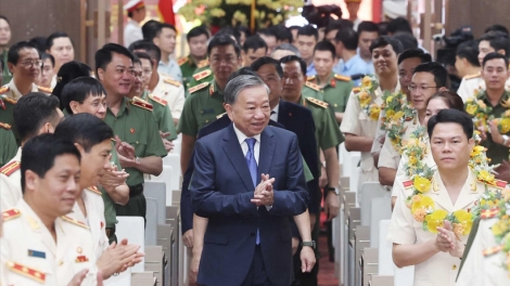 Thời sự 18h 4/8/2025: Tiếp tục triển khai hiệu quả phong trào toàn dân bảo vệ an ninh Tổ quốc