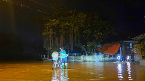 Thời sự 6h 27/8/2025: Hàng trăm người dân Xuân Mai- Hà Nội chạy lũ, đắp đê trong đêm