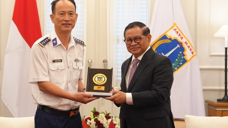 Đoàn công tác Cảnh sát biển Việt Nam chào xã giao Thống đốc thành phố Jakarta