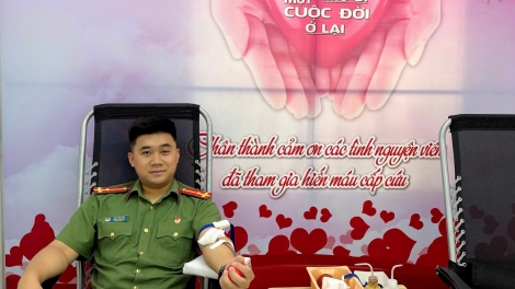 Cao Bằng: Thượng úy Công an kịp thời hiến máu cứu người bệnh qua cơn nguy kịch