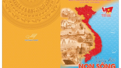 Ra mắt Bộ ấn phẩm Tem Bưu chính đặc biệt “Dấu son lịch sử” kỷ niệm Quốc khánh 