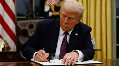 Ông Trump ký sắc lệnh tiếp tục hoãn áp thuế với Trung Quốc thêm 90 ngày