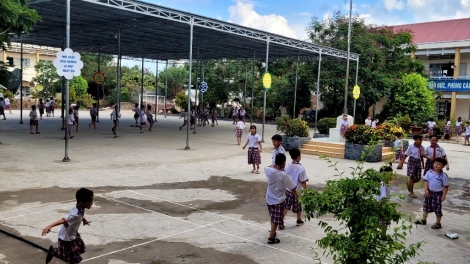 Đồng Tháp: Học sinh  3 khối (lớp 1, 9, 12) tựu trường sớm