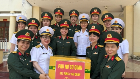 Người “giữ lửa” phong trào - đầu tàu gắn kết phụ nữ Vùng 2 Hải quân