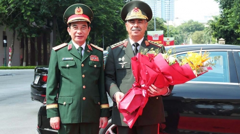 Đại tướng Phan Văn Giang hội đàm với Bộ trưởng Bộ Quốc phòng Azerbaijan
