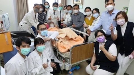 Thời sự 18h 16/9/2025: Điều trị ca ung thư máu đầu tiên thành công với liệu pháp tế bào khó nhất