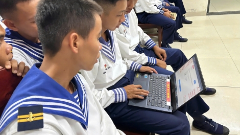 Sôi nổi Cuộc thi trực tuyến tìm hiểu 80 năm Ngày tổng tuyển cử đầu tiên tại Vùng 2 Hải quân