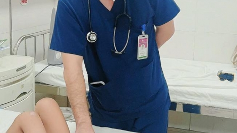 Cứu thành công bé 5 tuổi bị kẹt kẹp tóc trong thực quản