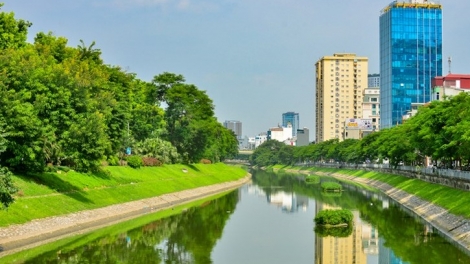 Hà Nội chỉnh trang vệ sinh môi trường hai bên bờ sông Tô Lịch