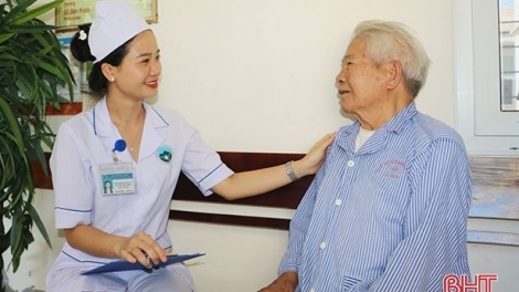 Nghị quyết của Bộ Chính trị về tăng cường bảo vệ, chăm sóc sức khoẻ nhân dân