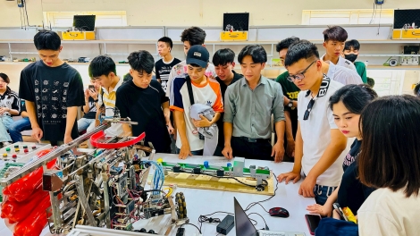Học sinh, sinh viên, thạc sĩ ngành STEM được vay ưu đãi lãi suất 4,8%/năm trong thời gian học