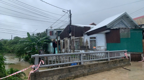 Đã tìm thấy người phụ nữ bị nước lũ cuốn trôi mất tích ở Huế