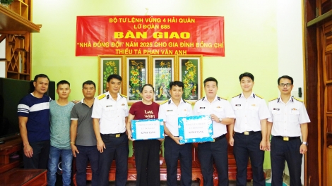 Lữ đoàn 685 bàn giao nhà đồng đội cho quân nhân
