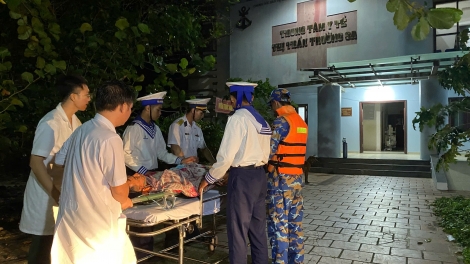 Đảo Trường Sa kịp thời tiếp nhận, cấp cứu ngư dân Gia Lai