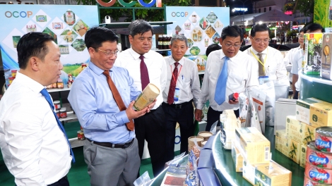 Khai mạc Diễn đàn kết nối sản phẩm OCOP vùng ĐBSCL năm 2025   