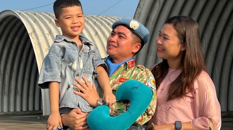 Gia đình thời công nghệ số: Đừng đánh mất thời gian dành cho con