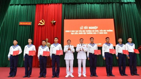 Gần 130 học viên tốt nghiệp khóa đào tạo HSQ-CH tại Vùng 2 Hải quân