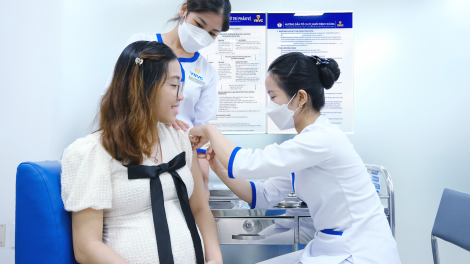 Việt Nam lần đầu tiên có vắc xin virus hợp bào hô hấp (RSV)
