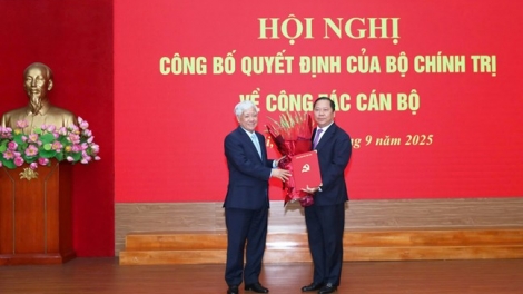 Đồng chí Nguyễn Phi Long giữ chức Phó Bí thư Đảng ủy MTTQ, các đoàn thể Trung ương