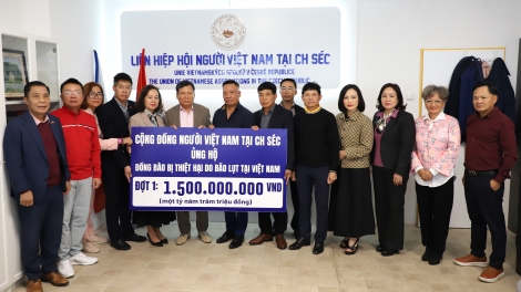 Kiều bào Séc quyên góp 1,5 tỷ đồng ủng hộ cho đồng bào bị ảnh hưởng bởi bão lụt