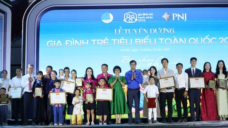 Tuyên dương 10 “Gia đình trẻ tiêu biểu” toàn quốc năm 2025